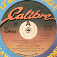 B.T. EXPRESS : GIVE UP THE FUNK (LET'S DANCE) / DOES IT FEEL GOOD